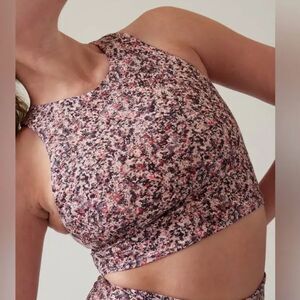 ATHLETA Conscious crop top. Padded. Size M